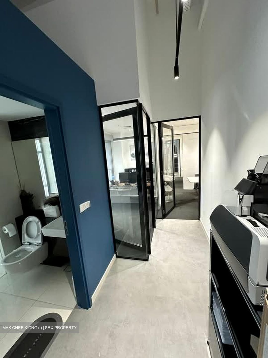 Eon Shenton (D2), Office #568043571